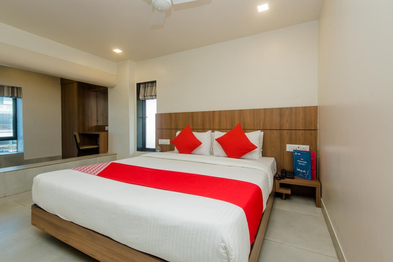 Oyo 13857 Hotel Imperial Umele Eksteriør billede